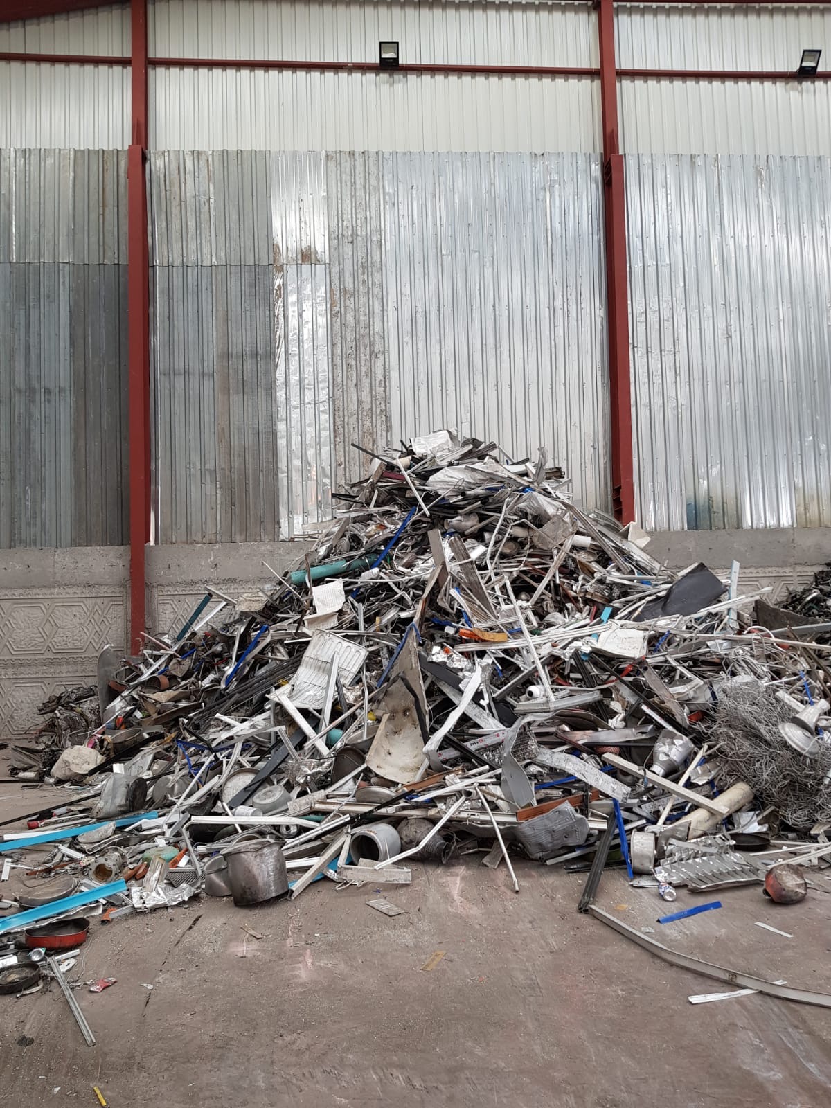 Nevşehir’de hurda alımında güven, hız ve değerli fiyat garantisi sunan firmamızla hurdalarınızı kolayca satabilir, anında nakit ödeme avantajından yararlanabilirsiniz.